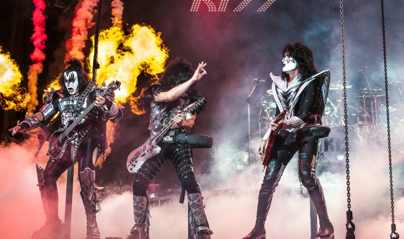 KISS ANNOUNCES  DAVID LEE ROTH AS SPECIAL GUEST ON TOUR