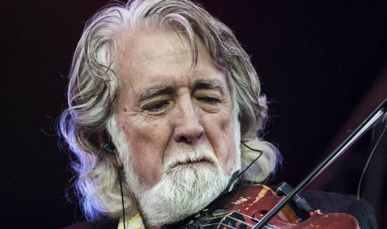 Nitty Gritty Dirt Band to Release Nitty Gritty Dirt Band and Friends – Circlin’ Back
