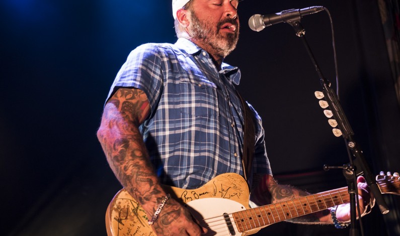 Aaron Lewis – That Ain’t Country